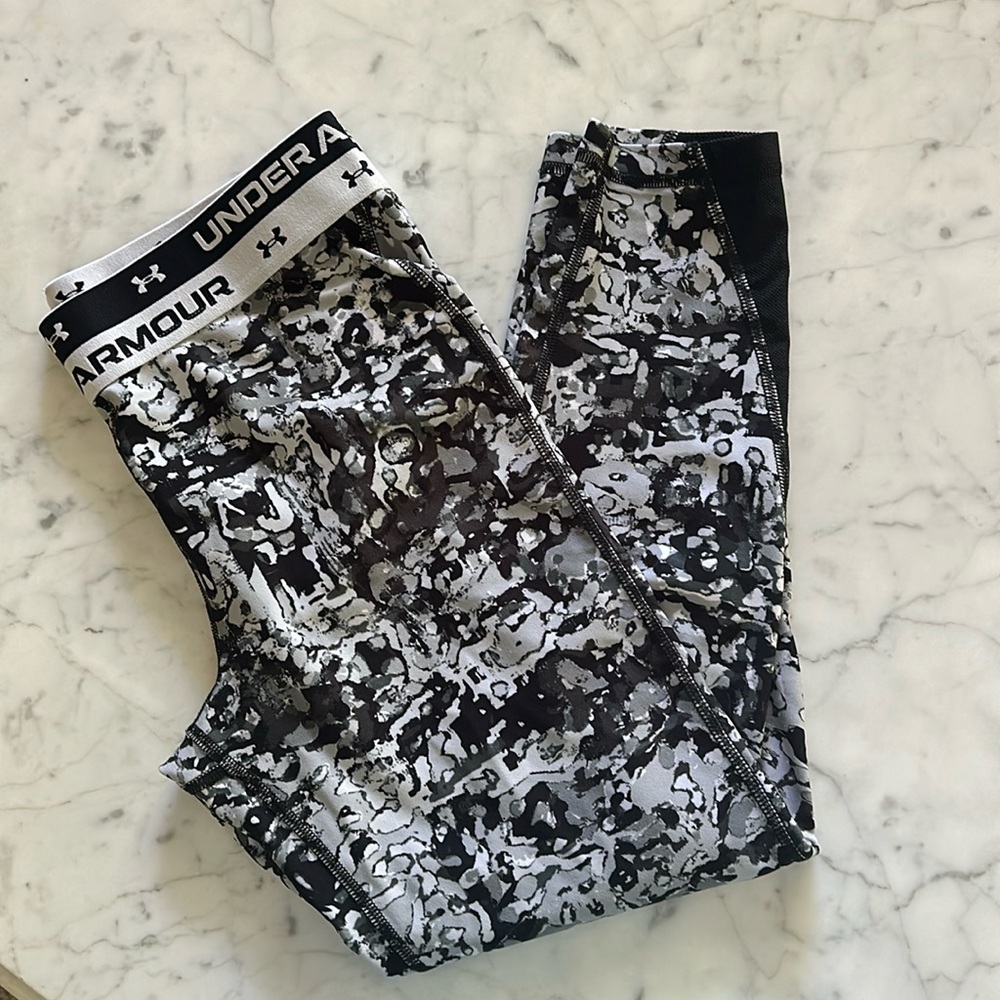 Under Armour youth leggings black and white
